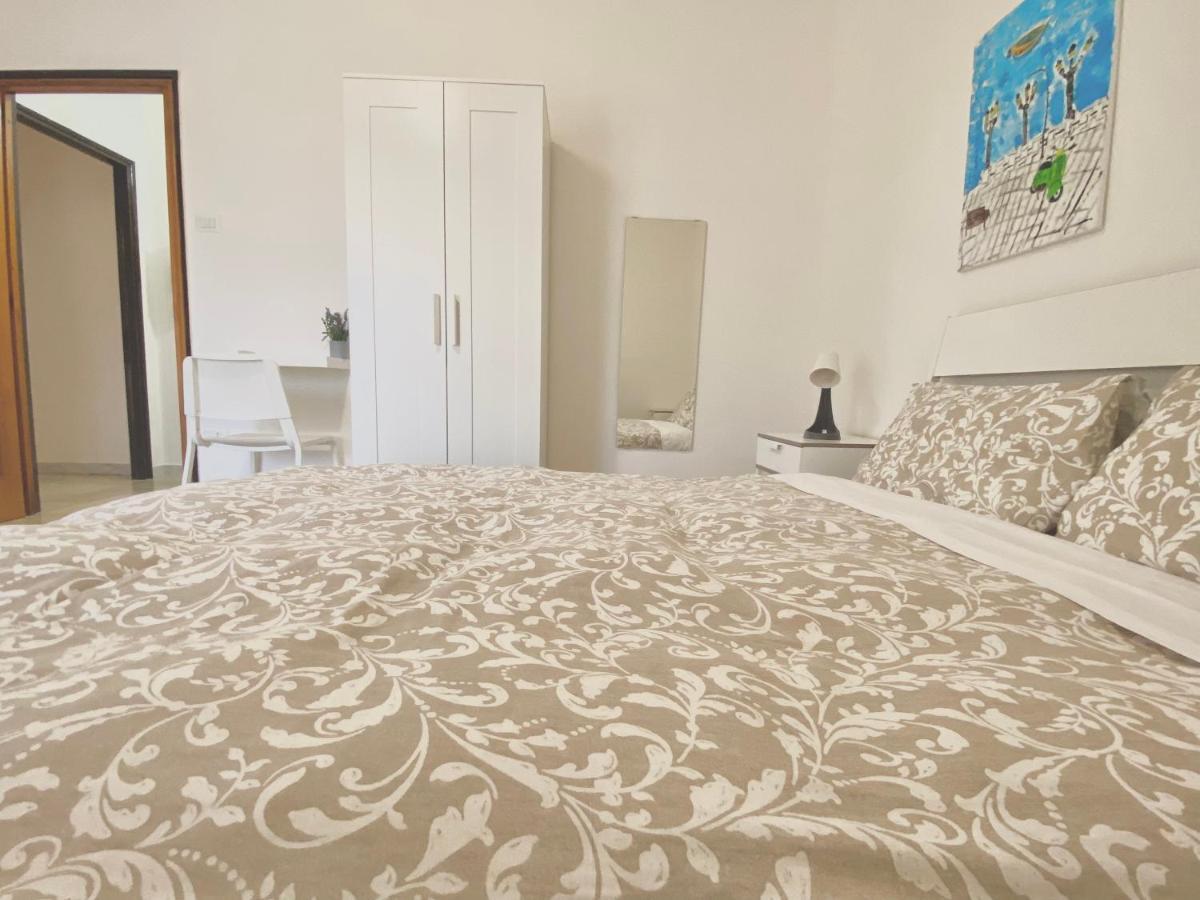 Guest House Service - Express Airport Apartment モドゥーニョ エクステリア 写真